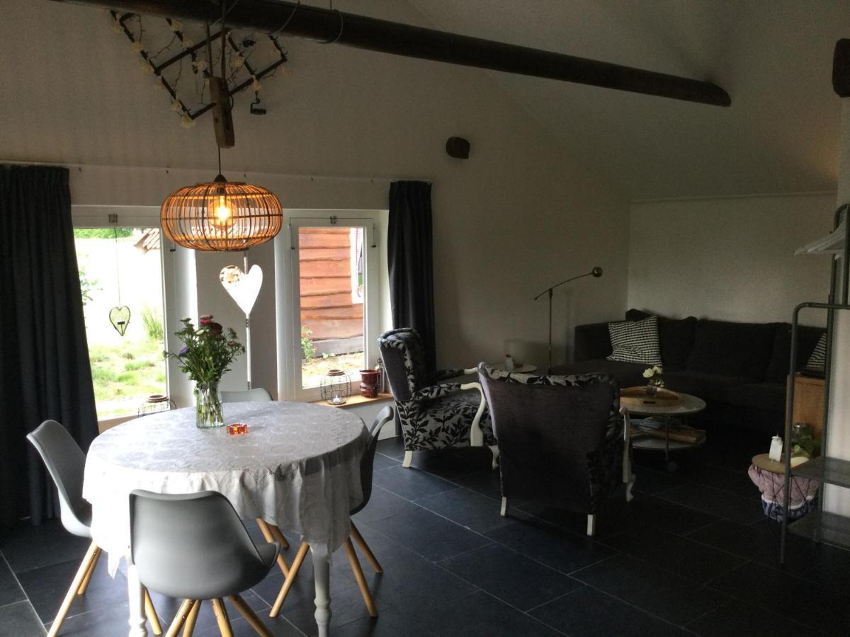 Landelijk Gelegen Huisje Op Erf Veeningen Exterior foto